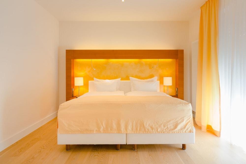 Aqua Aurelia Suitenhotel An Den Thermen Baden-Baden Bagian luar foto